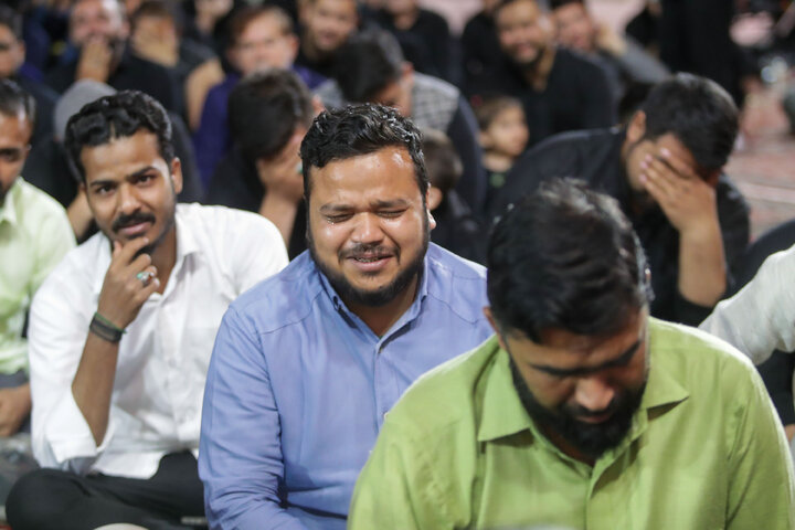 گزارش تصویری | عزاداری زائران اردوزبان در حسینیه حرم مطهر رضوی