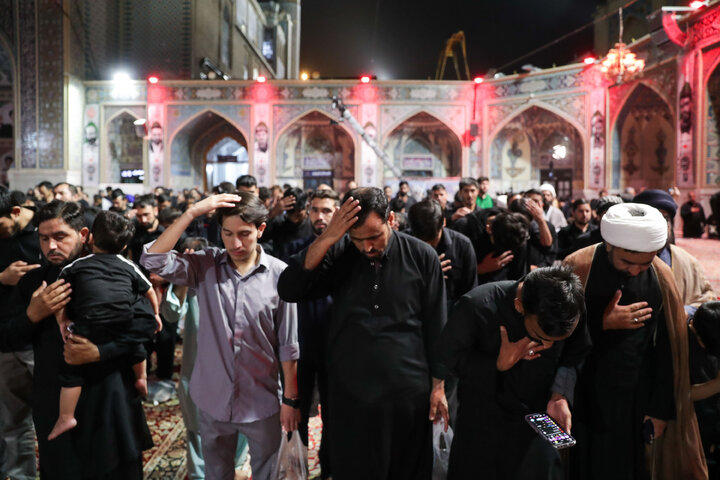 گزارش تصویری | عزاداری زائران اردوزبان در حسینیه حرم مطهر رضوی