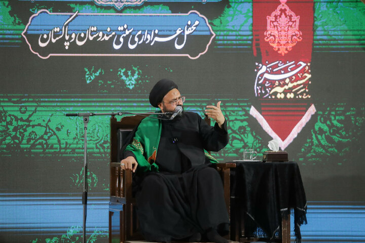 گزارش تصویری | عزاداری زائران اردوزبان در حسینیه حرم مطهر رضوی