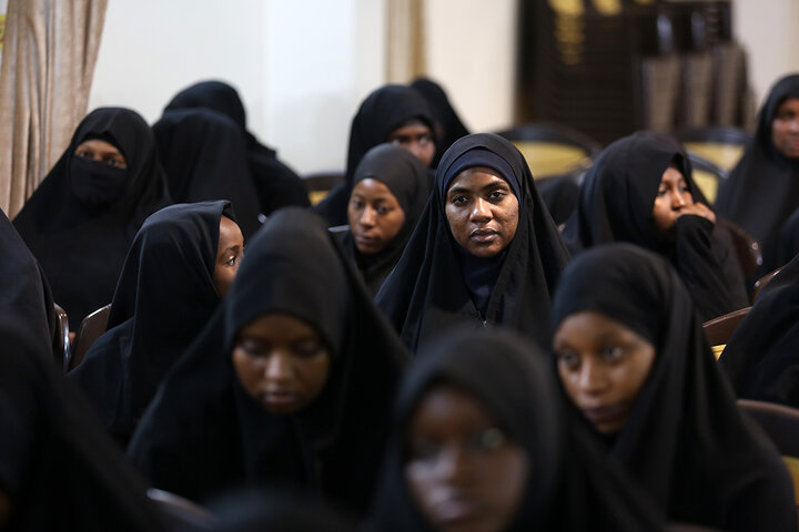 گزارش تصویری | عزاداری نیجریه‌ای‌ها در حرم مطهر بانوی کرامت