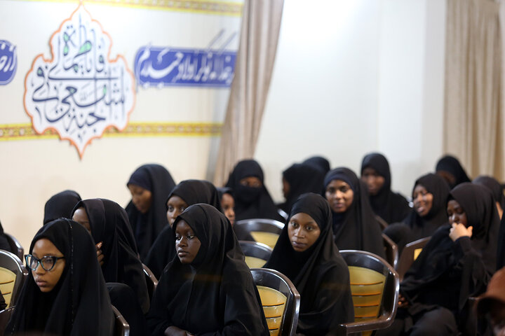 گزارش تصویری | عزاداری نیجریه‌ای‌ها در حرم مطهر بانوی کرامت