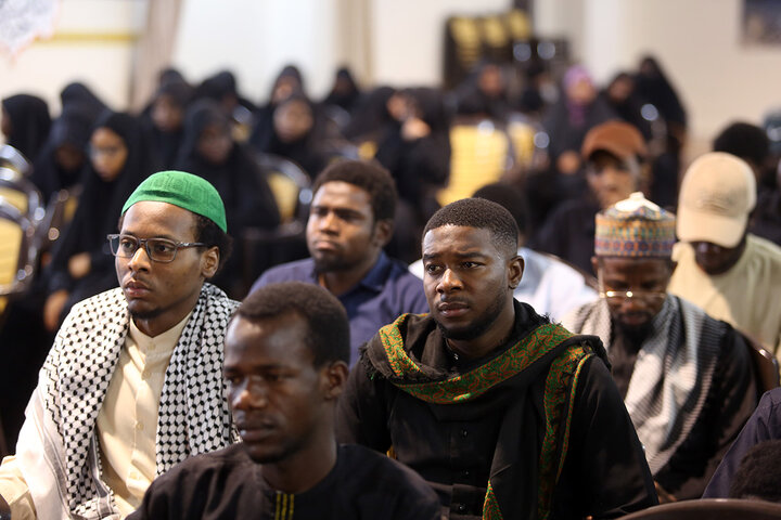 گزارش تصویری | عزاداری نیجریه‌ای‌ها در حرم مطهر بانوی کرامت