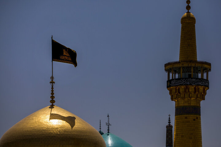 Signos del duelo husainí en el venerado santuario del Imam Reza (P)