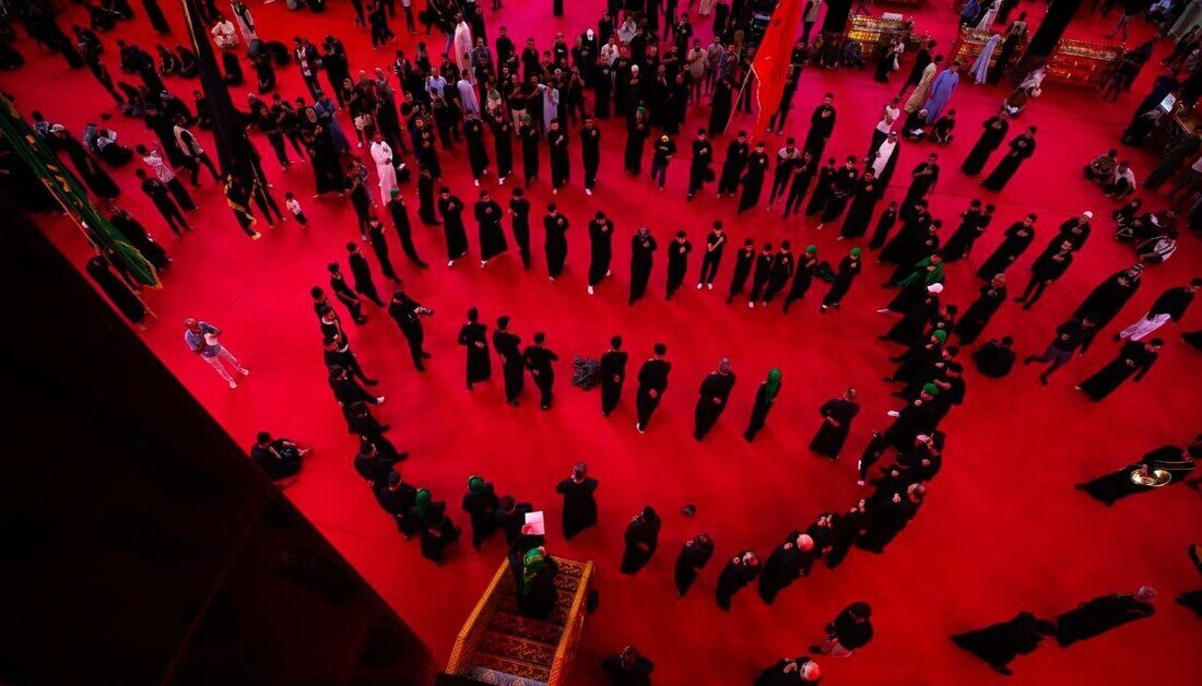 ویدیو | عزاداری باشکوه عراقی‌ها در حرم امام حسین(ع)