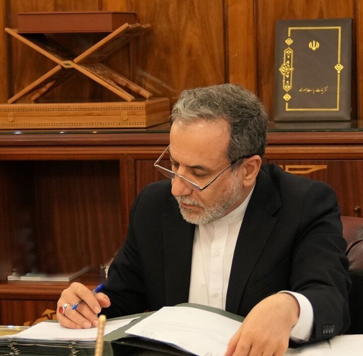 ہم ایرانی کبھی کسی کو اپنی قسمت کا فیصلہ کرنے کی اجازت نہیں دیا کرتے