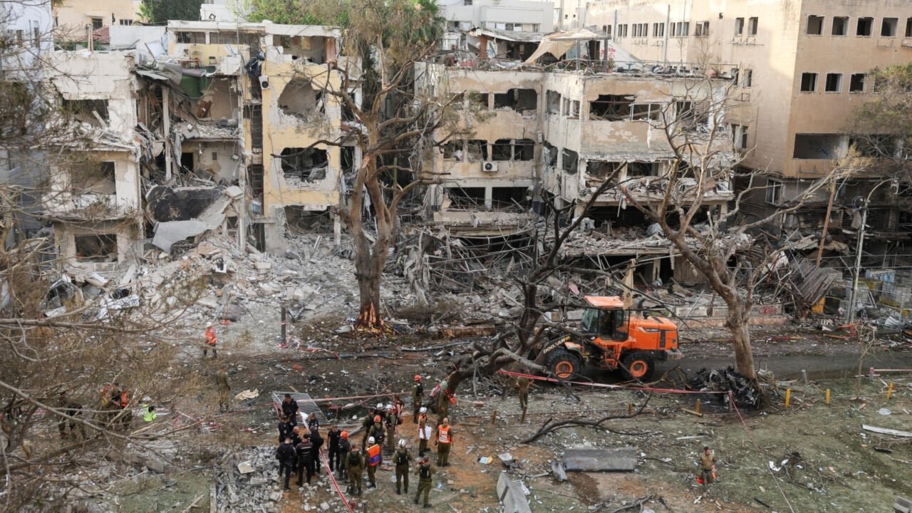 "معاريف": آلاف الجرحى والنازحين في"إسرائيل" نتيجة الحرب على إيران