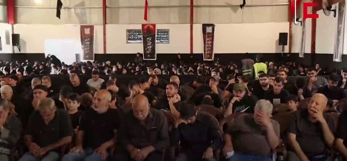 روایتی از برپایی مجالس حسینی در کنار حسینیه‌ها و مساجد ویران شده جنوب لبنان + عکس
