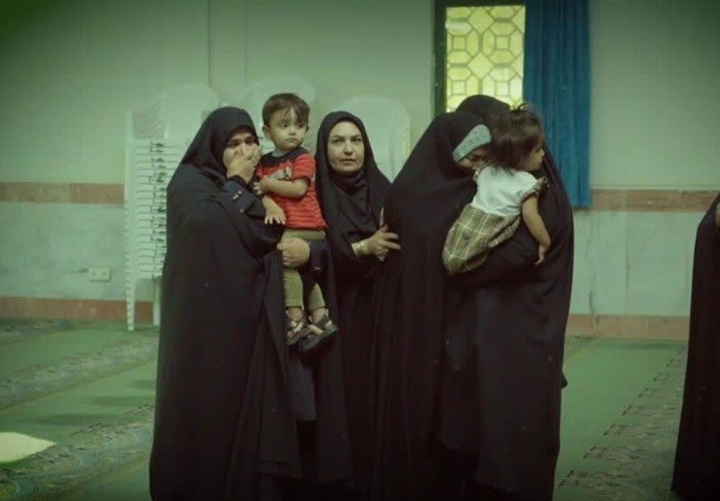 Evîna sê zarokên(Bercewî) şehîd Îsmaîl Nadî dema ku ew ji bavê xwe xatir dixwazin + wêne