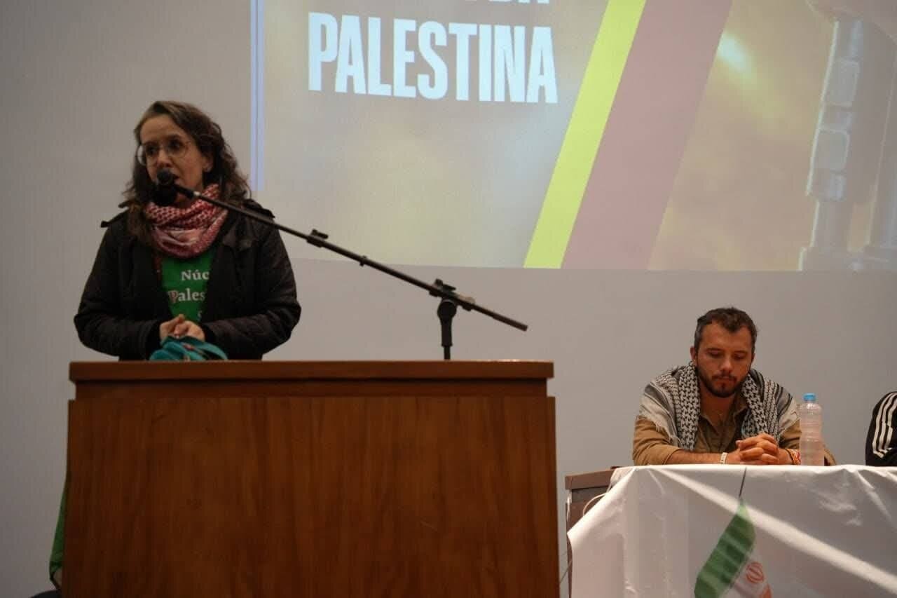 Em São Paulo, bandeira de 30 metros do Irã é erguida em homenagem aos mártires dos ataques israelenses