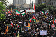 Magdaraos ng Mass Rally ang mga residente sa Qom bilang Suporta sa Kataas-taasang Pinuno ng Islamikong Rebolusyon ng Iran