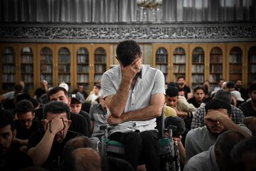 Wêneya Nûçe: Rêwîtiya Şewebarekê ya Deha yekem a Mehê Mûharemê li Deriyê Pîroz a Hazretê Zeyneb (s)