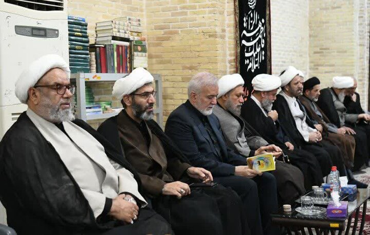 تصاویر| برگزاری مراسم سوگواری و عزاداری چهارمین روز محرم به میزبانی امام جمعه شیراز در مسجد شهدا