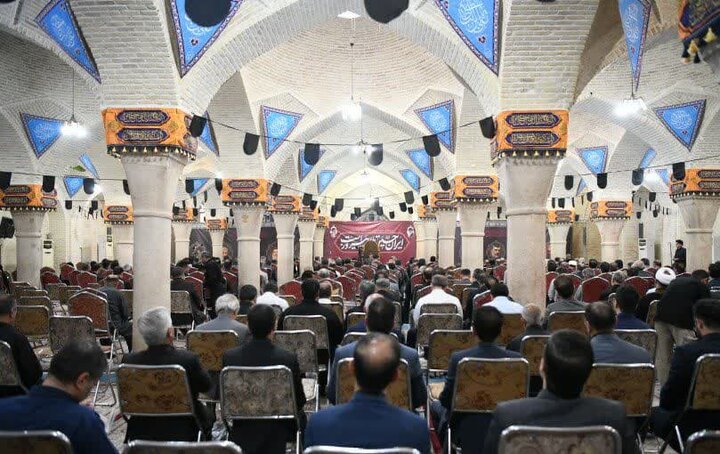 تصاویر| برگزاری مراسم سوگواری و عزاداری چهارمین روز محرم به میزبانی امام جمعه شیراز در مسجد شهدا