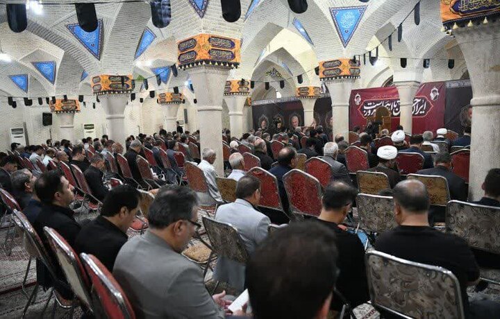 تصاویر| برگزاری مراسم سوگواری و عزاداری چهارمین روز محرم به میزبانی امام جمعه شیراز در مسجد شهدا