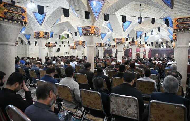 تصاویر| برگزاری مراسم سوگواری و عزاداری چهارمین روز محرم به میزبانی امام جمعه شیراز در مسجد شهدا