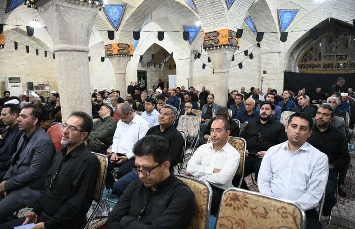 تصاویر| برگزاری مراسم سوگواری و عزاداری چهارمین روز محرم به میزبانی امام جمعه شیراز در مسجد شهدا