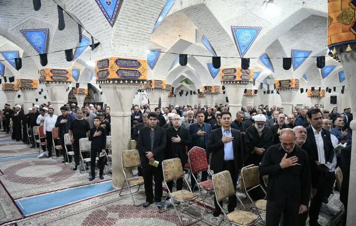 تصاویر| برگزاری مراسم سوگواری و عزاداری چهارمین روز محرم به میزبانی امام جمعه شیراز در مسجد شهدا