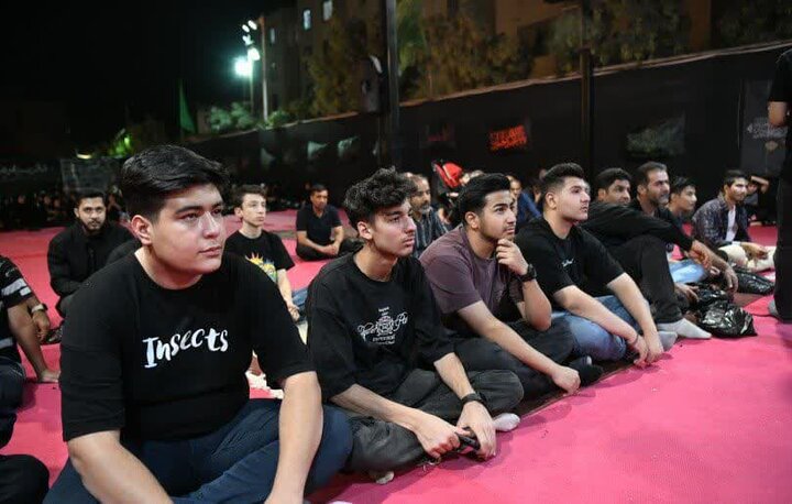 تصاویر| حضور نماینده ولی فقیه در فارس در جمع عزاداران هیئات مختلف شیراز