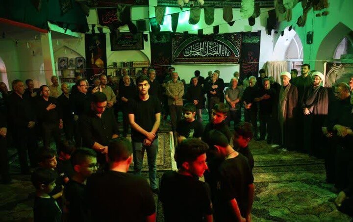 تصاویر| حضور نماینده ولی فقیه در فارس در جمع عزاداران هیئات مختلف شیراز