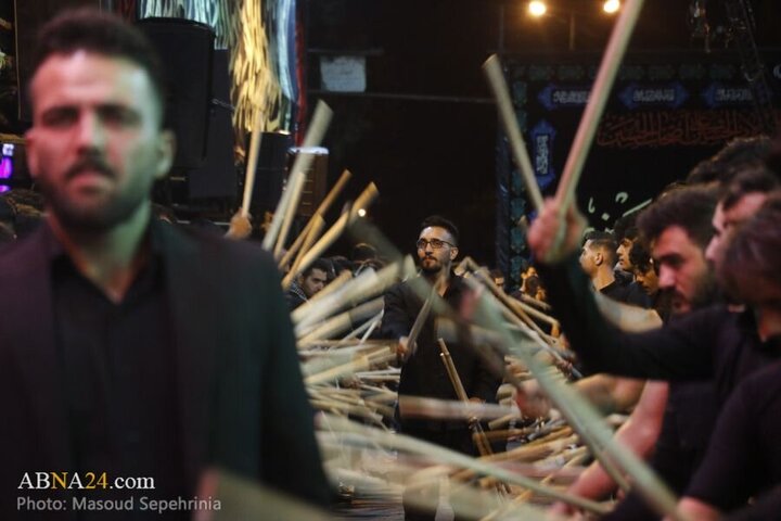 Raporta wêneyan | Taxa Taleqanî ya Tebrîzê di şeva pêncemîn a Muherremê de mazûvaniya şîniyên Huseyîn dikin.