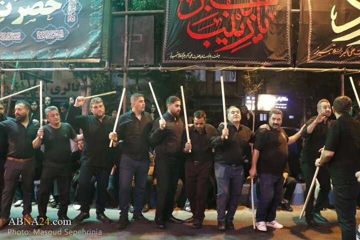 Raporta wêneyan | Taxa Taleqanî ya Tebrîzê di şeva pêncemîn a Muherremê de mazûvaniya şîniyên Huseyîn dikin.