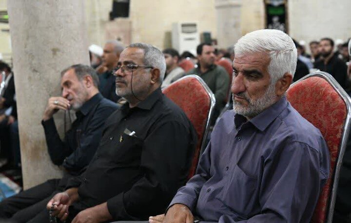 تصاویر| مراسم سوگواری و عزاداری پنجمین روز محرم به میزبانی حجت الاسلام والمسلمین دژکام در مسجد شهدای شیراز