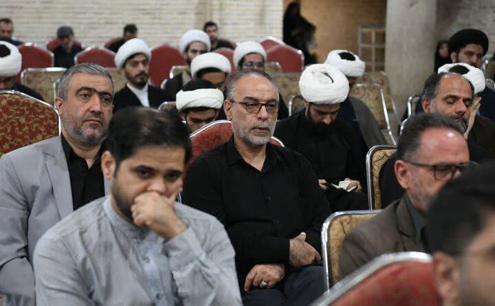 تصاویر| مراسم سوگواری و عزاداری پنجمین روز محرم به میزبانی حجت الاسلام والمسلمین دژکام در مسجد شهدای شیراز