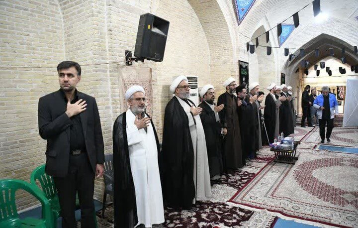 تصاویر| مراسم سوگواری و عزاداری پنجمین روز محرم به میزبانی حجت الاسلام والمسلمین دژکام در مسجد شهدای شیراز