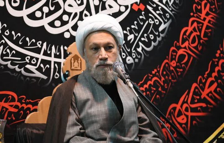 تصاویر| حضور نماینده ولی فقیه در فارس در جمع عزاداران حسینی هیئات مختلف شیراز در شب پنجم محرم