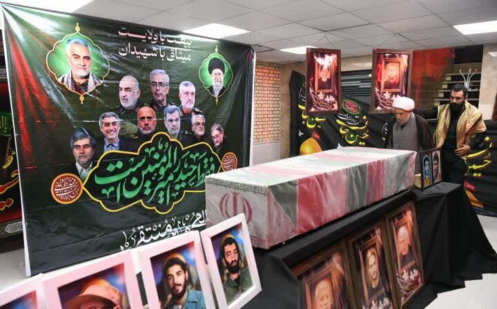 تصاویر| حضور نماینده ولی فقیه در فارس در جمع عزاداران حسینی هیئات مختلف شیراز در شب پنجم محرم