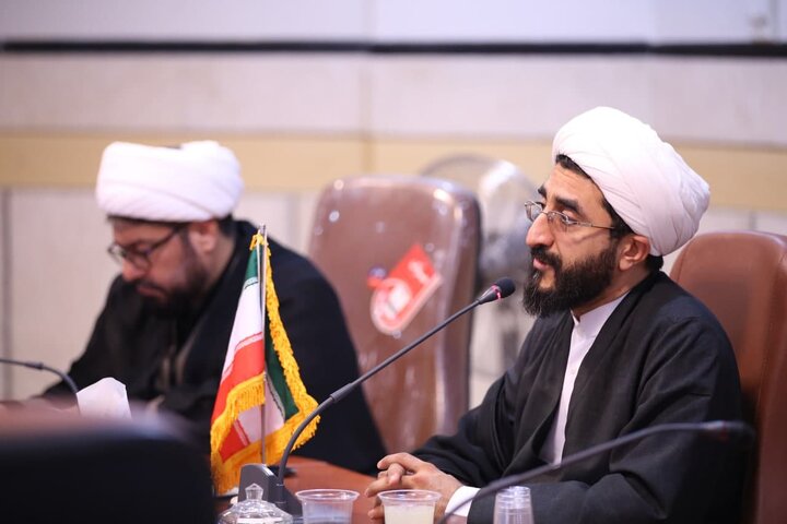 تصاویر| نشست تعدادی از مبلغین موثر تبلیغی شهر شیراز با معاونت دفتر امور سیاسی اجتماعی حوزه های علمیه کشور