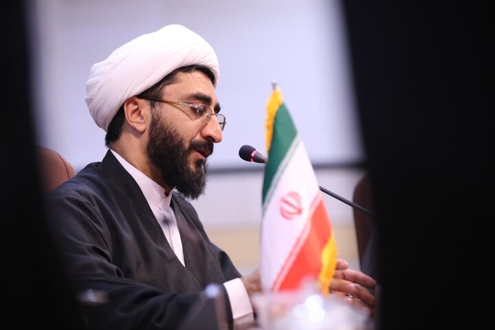 تصاویر| نشست تعدادی از مبلغین موثر تبلیغی شهر شیراز با معاونت دفتر امور سیاسی اجتماعی حوزه های علمیه کشور