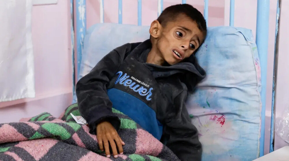 Israeli forces kill 72 Palestinians, target aid centers in Gaza