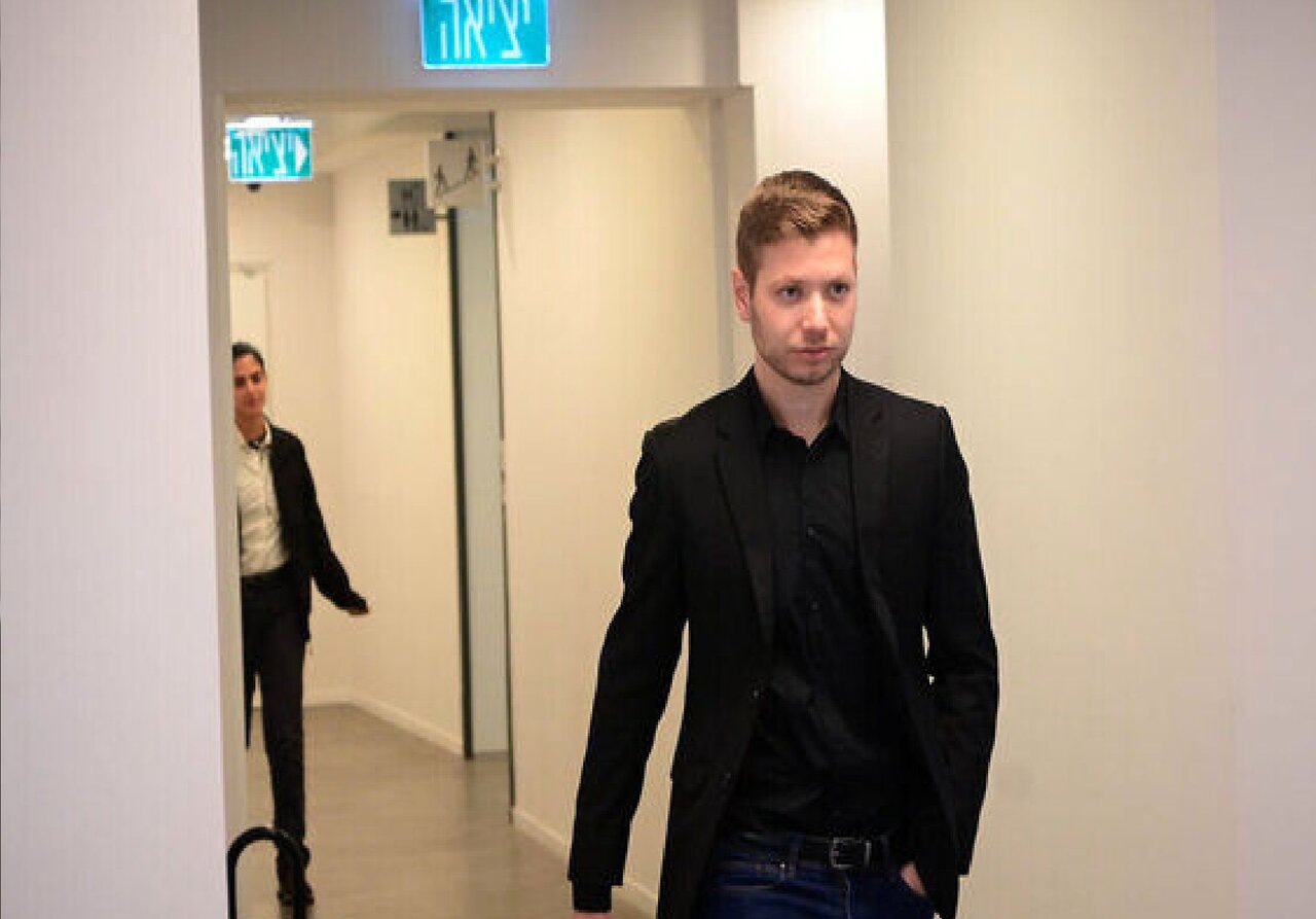 نجل نتنياهو: هربت من إسرائيل خوفا من معارضي والدي