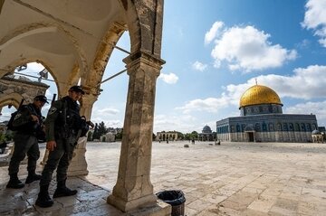'Provocação Séria': Colonos Realizam Cerimônia de Casamento no Complexo de Al-Aqsa