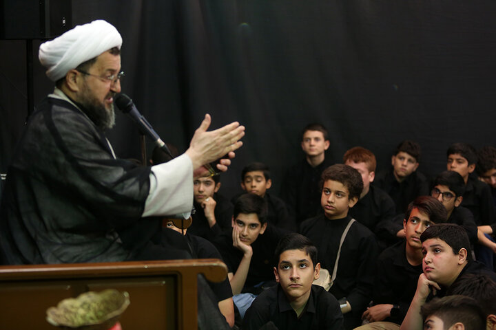 گزارش تصویری | عزاداری نوجوانان فاطمی در ماه محرم