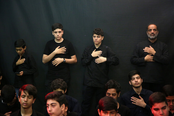 گزارش تصویری | عزاداری نوجوانان فاطمی در ماه محرم