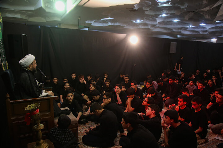 گزارش تصویری | عزاداری نوجوانان فاطمی در ماه محرم