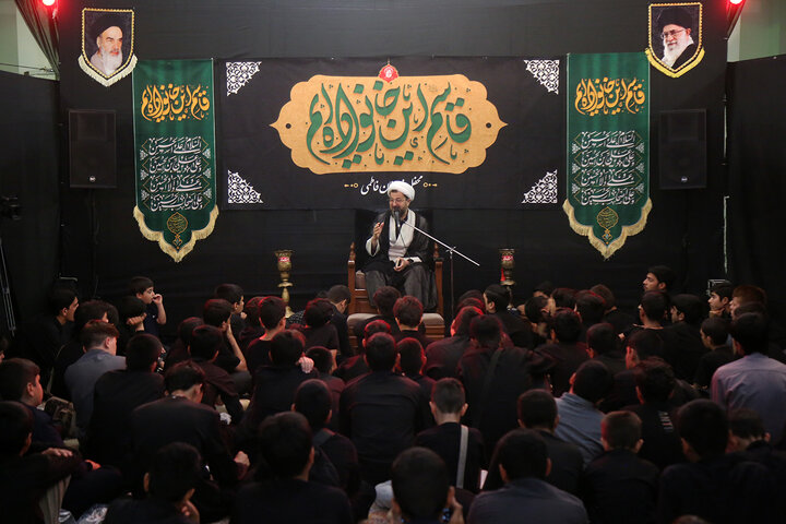 گزارش تصویری | عزاداری نوجوانان فاطمی در ماه محرم