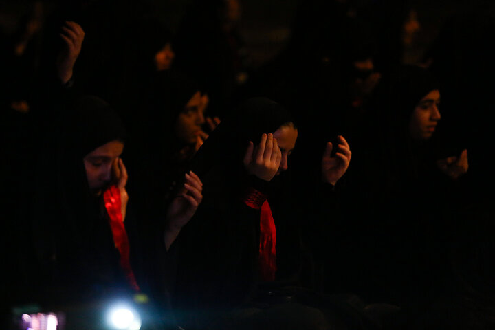 گزارش تصویری | برپایی خیمه عزای محرم هیئت معصومانه حرم بانوی کرامت