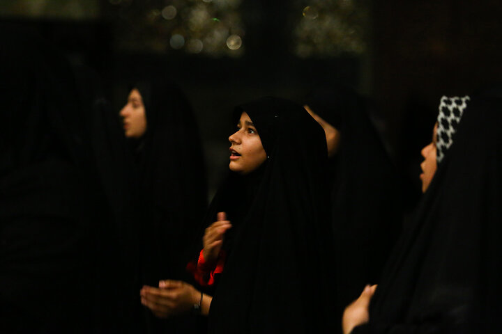 گزارش تصویری | برپایی خیمه عزای محرم هیئت معصومانه حرم بانوی کرامت