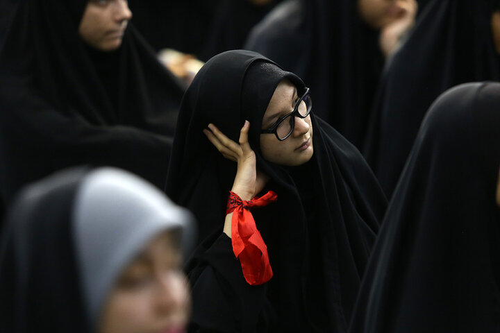 گزارش تصویری | برپایی خیمه عزای محرم هیئت معصومانه حرم بانوی کرامت