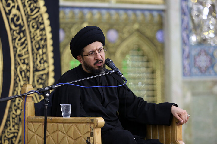 گزارش تصویری | عزاداری اباعبدالله الحسین(ع) به زبان عربی در حرم قم