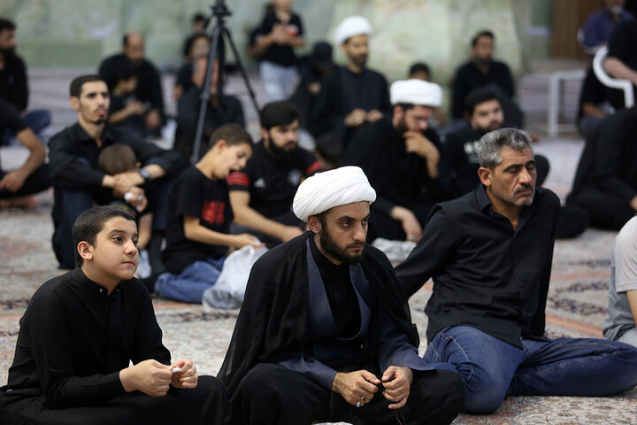 گزارش تصویری | عزاداری اباعبدالله الحسین(ع) به زبان عربی در حرم قم