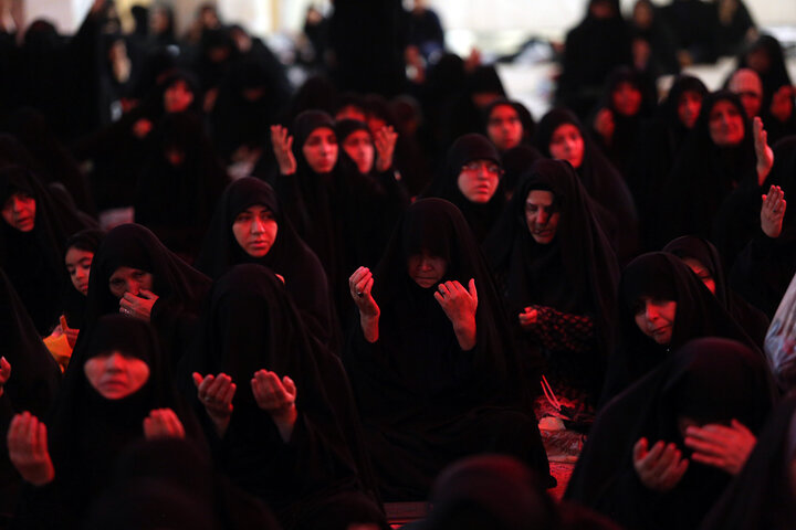 گزارش تصویری | مجلس عزاداری ظهر روز چهارم محرم در حرم حضرت معصومه (س)