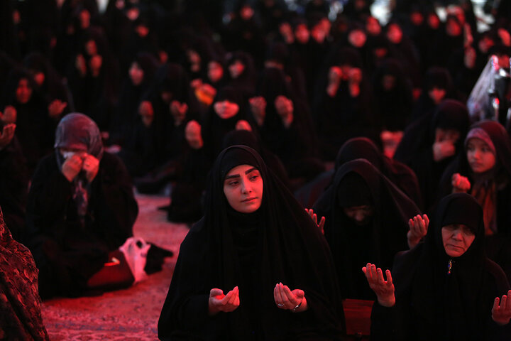 گزارش تصویری | مجلس عزاداری ظهر روز چهارم محرم در حرم حضرت معصومه (س)