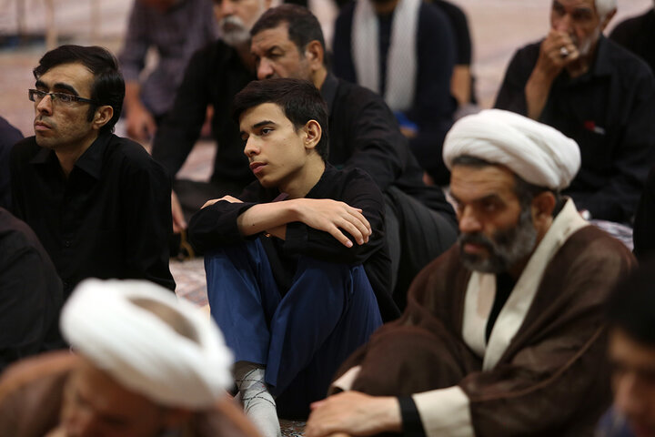گزارش تصویری | مجلس عزاداری ظهر روز چهارم محرم در حرم حضرت معصومه (س)