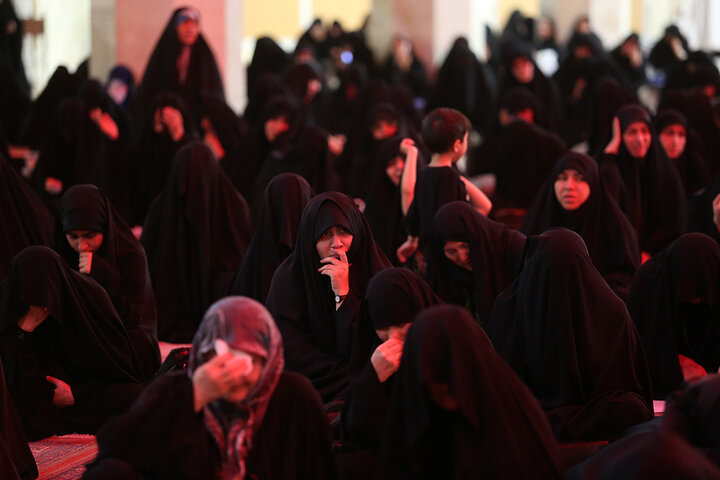 گزارش تصویری | مجلس عزاداری ظهر روز چهارم محرم در حرم حضرت معصومه (س)