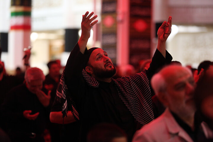 گزارش تصویری | مجلس عزاداری ظهر روز چهارم محرم در حرم حضرت معصومه (س)