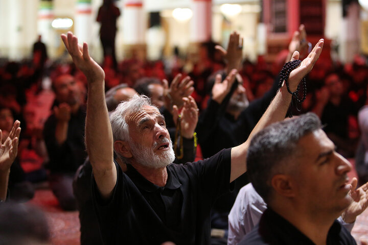 گزارش تصویری | مجلس عزاداری ظهر روز چهارم محرم در حرم حضرت معصومه (س)